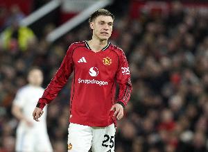 乌加特：在曼联的表现确实不理想，对未来持开放态度
