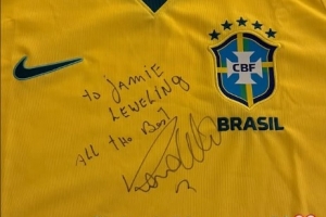 获赠球衣！德国队9号前锋莱韦林更新社交媒体感谢大罗