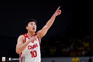 积极强硬！王俊杰半场3中1拿下3分1板1助 正负值+8