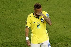 内马尔世界杯首秀至今被犯规61次造对手13张牌，两项数据同期最多