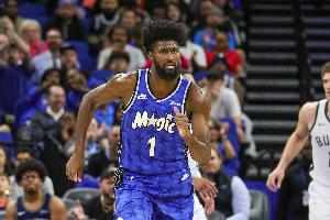 名记：预计需要前场球员的球队都会尝试签艾萨克 森林狼值得关注