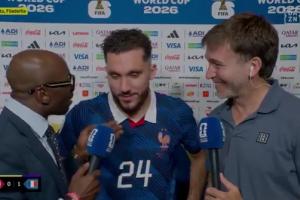 语重心长！赛后马克莱莱不断对谢尔基说：要有耐心，法国需要你