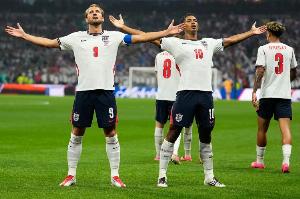 巨星齐耀！“大英双星”联手进10球，姆巴佩 梅西 哈兰德7球争霸