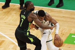 霍里：布朗被拿去换字母不必生气 又不是拿你换本·西蒙斯