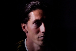 官方：利兹联免签29岁边锋哈里·威尔逊，双方签下四年合同