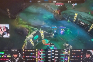 孙亚龙：剑魔该去龙团？塞拉斯没大BLG觉得4V4稳赢结果蔚失误了