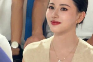 球场上的温柔风景线！僖子温婉看球，气质绝了～视频封面